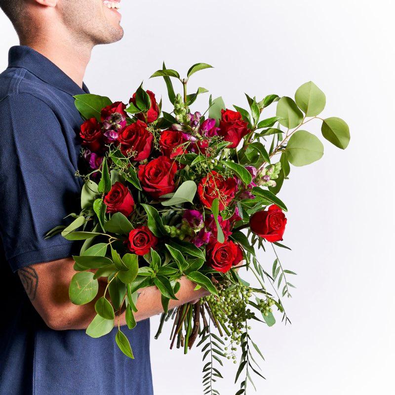 Red rose bouquet expressing love and admiration - Fabulous Flowers Romantic Gifts for Her
