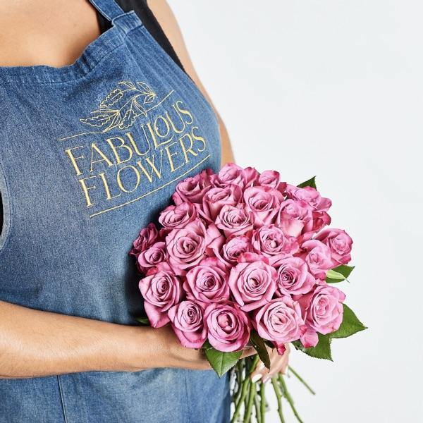 Personalized birthday present for women with pink roses - Fabulous Flowers