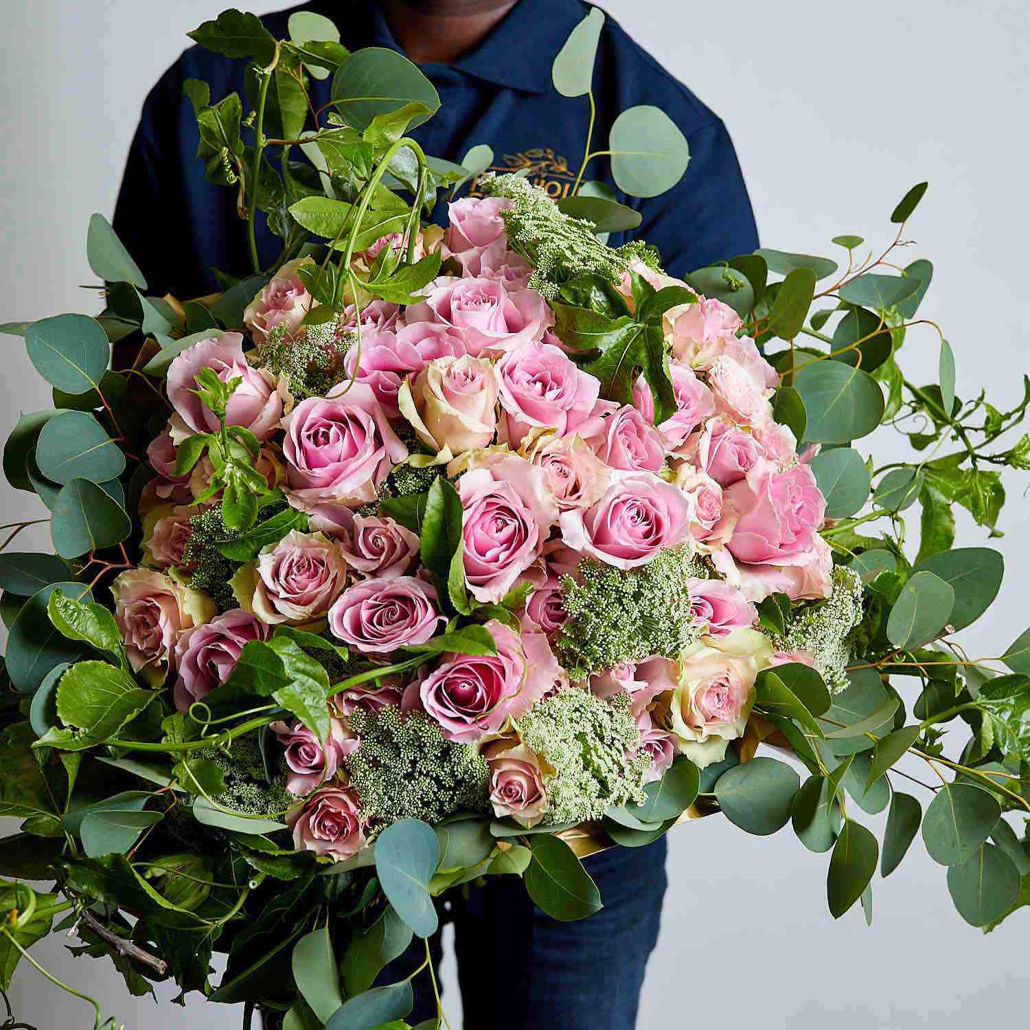 Fresh and vibrant flowers in Rose Garden Bouquet anniversary gift | Fabulous Flowers