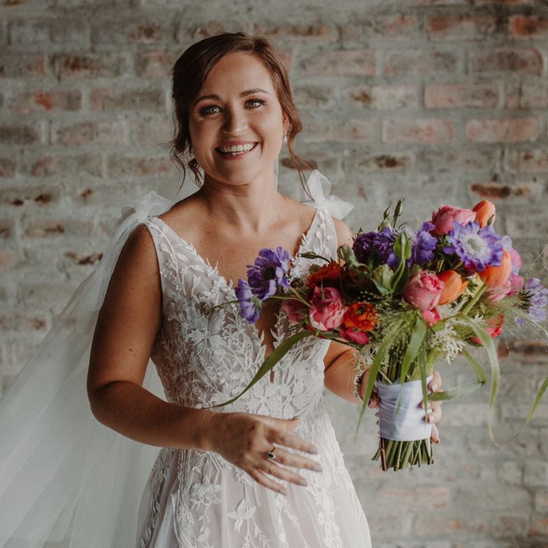 happy bride, smiling woman, wedding season, wedding decoration ideas, fabulous flowers