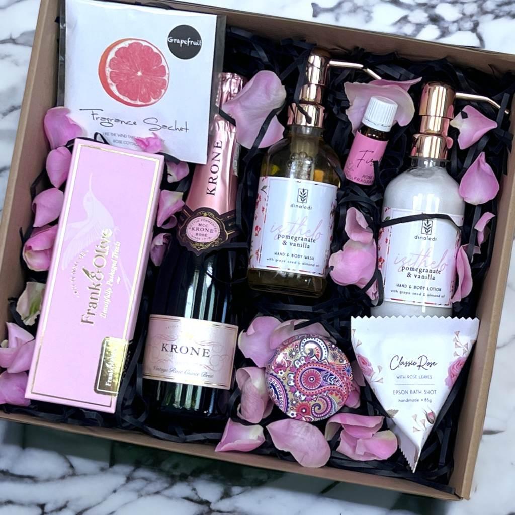 Izithelo Pomegranate and Villa Hand & Body Wash in Daydream Delight Gift Box - Fabulous Flowers and Gifts