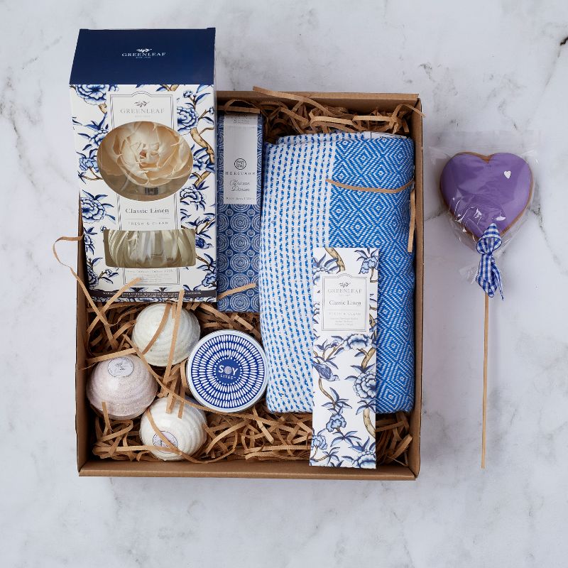 Daydream Delight Gift Set with Classic Linen diffuser, bath bombs, handcrafted soap, and decorative towel