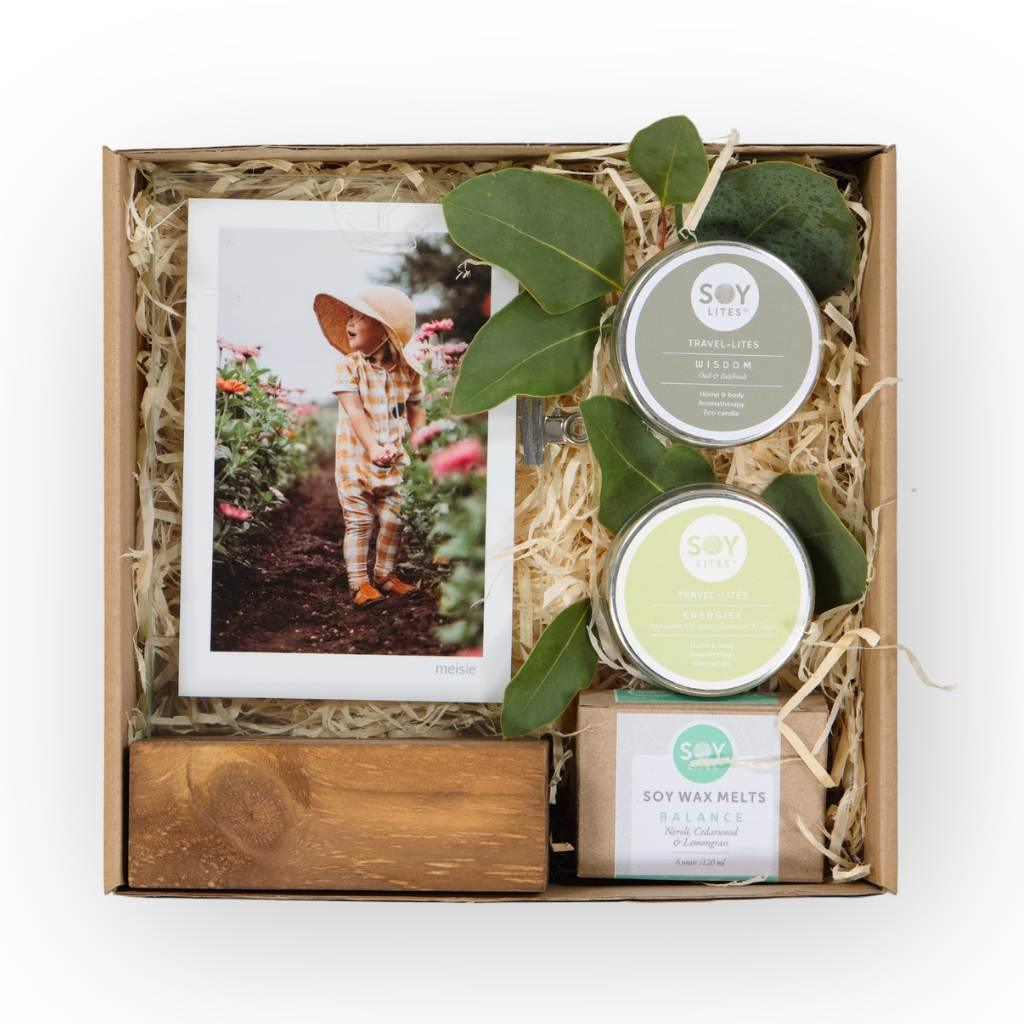 Balance SOY Wax Melts with Neroli, Cedarwood, Lemongrass in a gift hamper - Fabulous Flowers