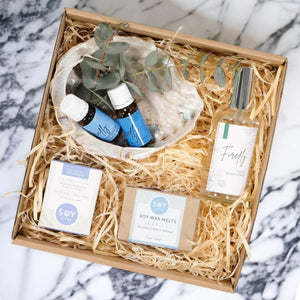 The Ocean Walks Gift Hamper is a lush assembly of gifts that includes:  Firefly Ocean Room Spray, which brings the fresh breeze of the sea right into your home Firefly Meditation and Blue River Essential Oils, ideal for a calming and rejuvenating aromatic experience SOY Lites Clarity Wax Melts and Tranquility Candle - Fabulous Flowers
