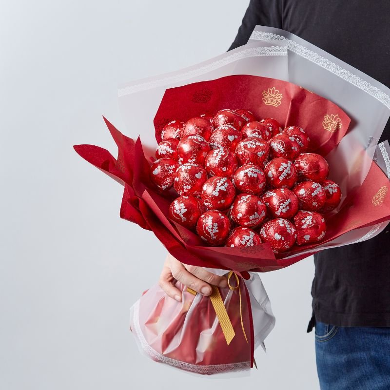 Sweetie Pie Surprise Bouquet - detail view