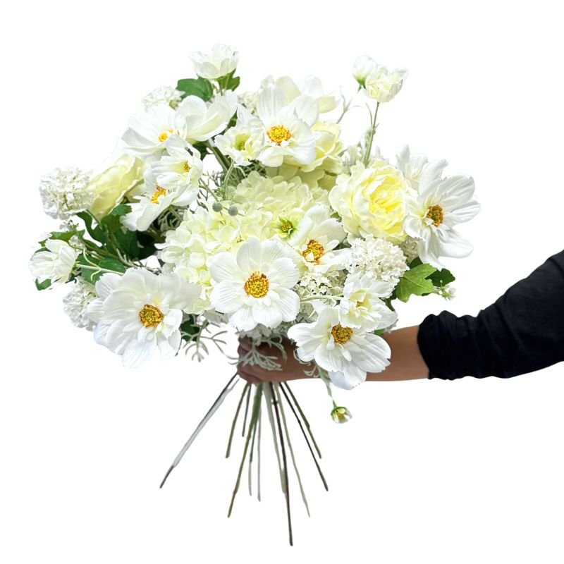 The Ivory Edit Silk Bouquet - alternate view