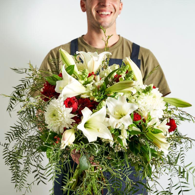 Chic Bouquet with red roses and white lilies - Fabulous Flowers Online Florist