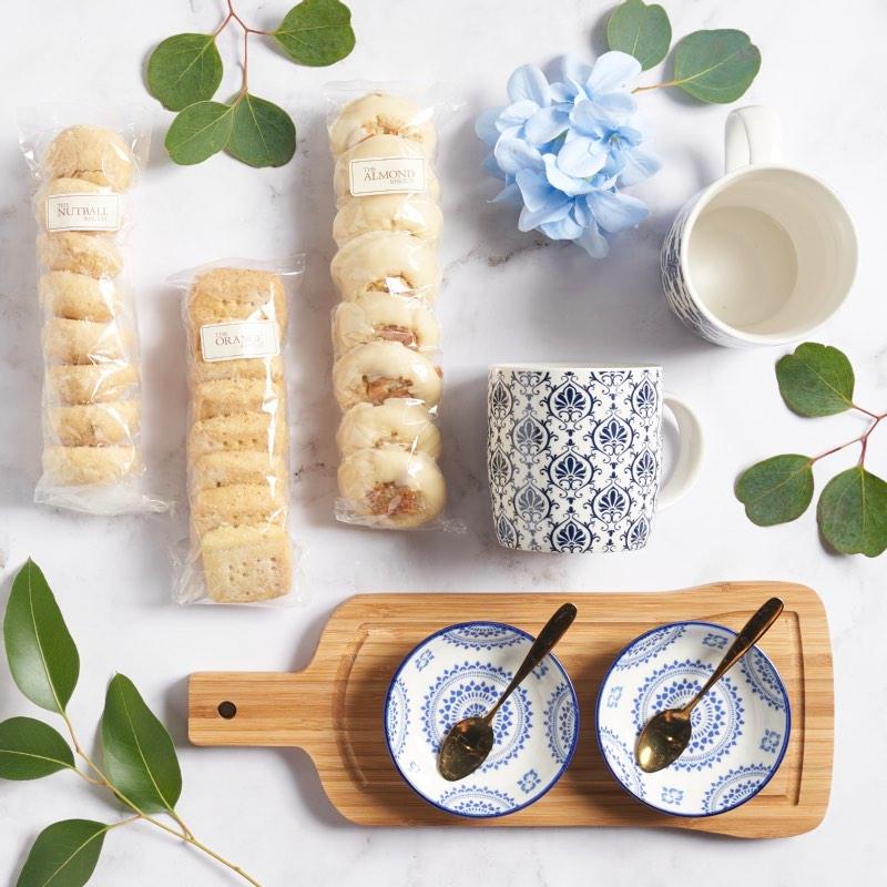 Serving set 2 x blue printed mugs Artificial flower Luxury biscuits | Fabulous Flowers and Gifts