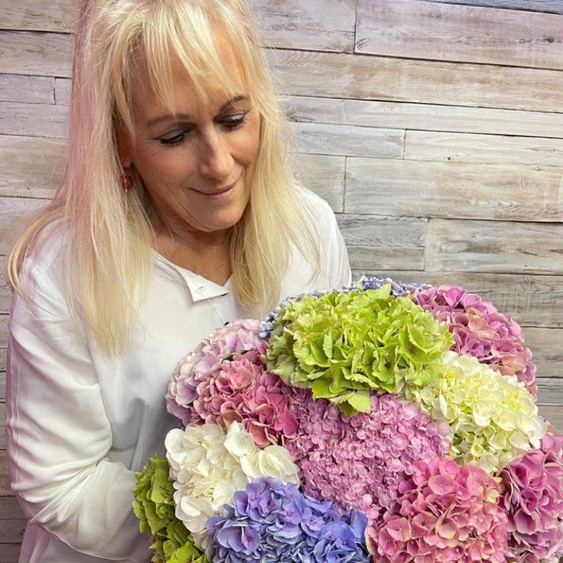 Multicoloured Hydrangea Bouquet | Fabulous Flowers and Josie van Aswegen Master Florist