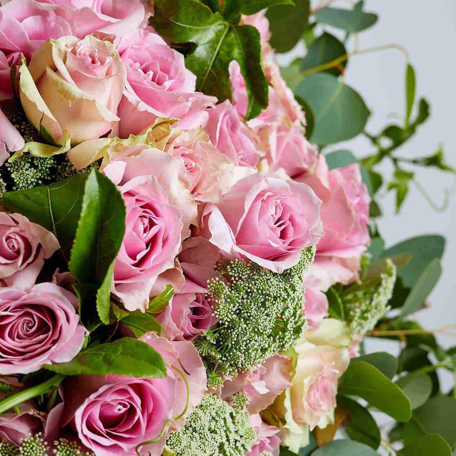 Light pink roses in anniversary bouquet | Fabulous Flowers